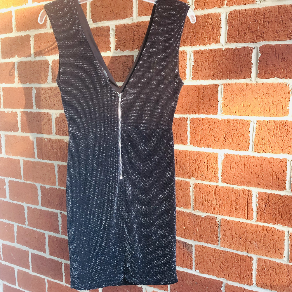 Forever 21 BodyCon Sparkly Dress Black with Silver Tread Lined Stretchy β#056 - Picture 8 of 13